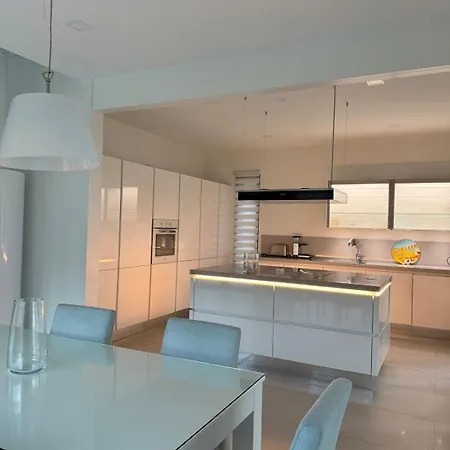 Villa Slaktis House Luxury By The Sea *